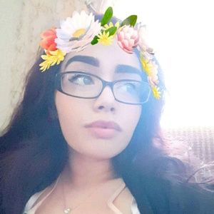 Meet your Posher, Shakira